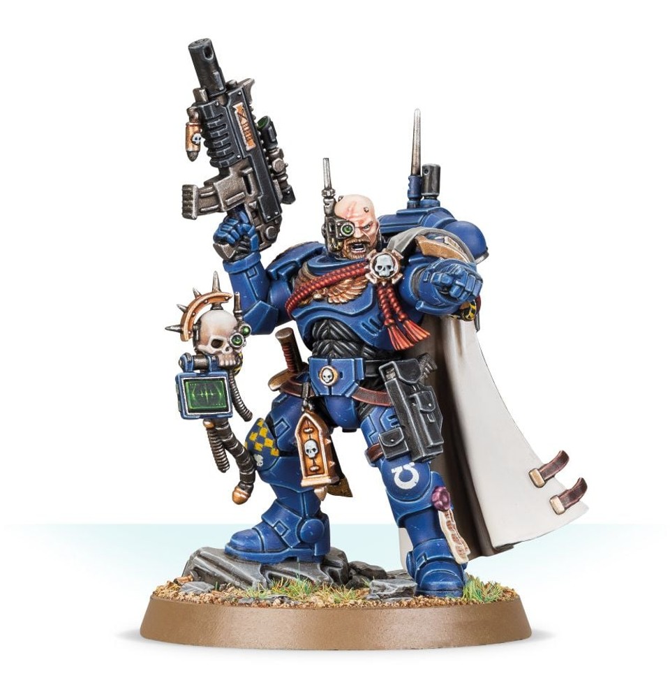 Warhammer 40,000 Captain in Phobos Armour — 1/3